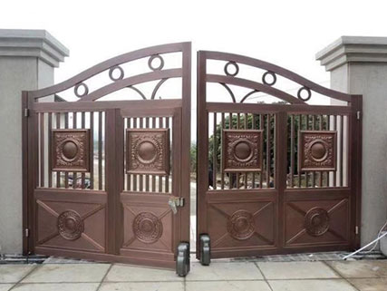 沈陽(yáng)銅門(mén)如何保持亮麗如新?